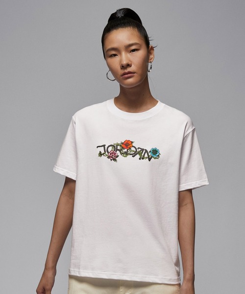 JORDAN BRAND(ジョーダンブランド)の「JORDAN BRAND AS W J BRK SS GF GFX TEE VINE / ジョーダン ブランド ウィメンズジョーダン BRK GF GFX S/S Tシャツ VINE / NIKE【SP】(Tシャツ/カットソー・レディース・ホワイト/ブラック・S/M/L)」の2枚目の写真