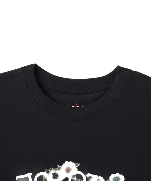 JORDAN BRAND(ジョーダンブランド)の「JORDAN BRAND AS W J BRK SS GF GFX TEE VINE / ジョーダン ブランド ウィメンズジョーダン BRK GF GFX S/S Tシャツ VINE / NIKE【SP】(Tシャツ/カットソー・レディース・ホワイト/ブラック・S/M/L)」の4枚目の写真
