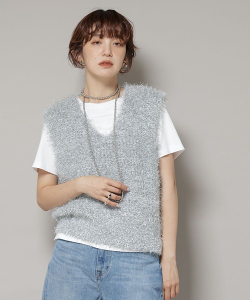 NANO universe(ナノユニバース)の「シャギーラメベスト(ベスト・レディース・ライトグレー/モカ・FREE)」の1枚目の写真