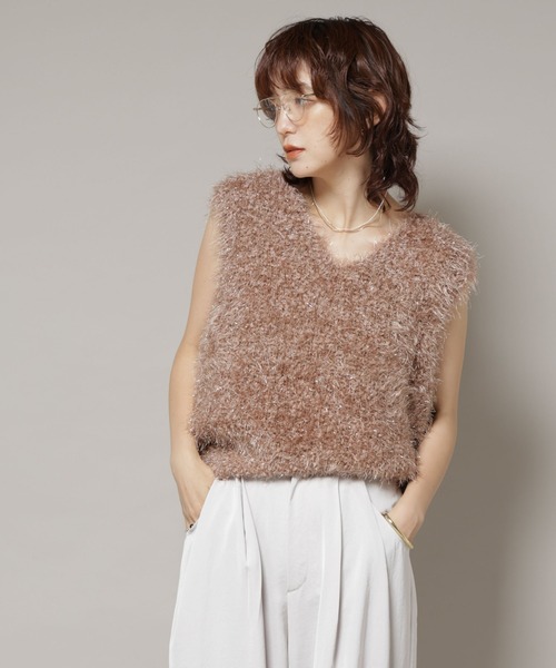 NANO universe(ナノユニバース)の「シャギーラメベスト(ベスト・レディース・ライトグレー/モカ・FREE)」の2枚目の写真