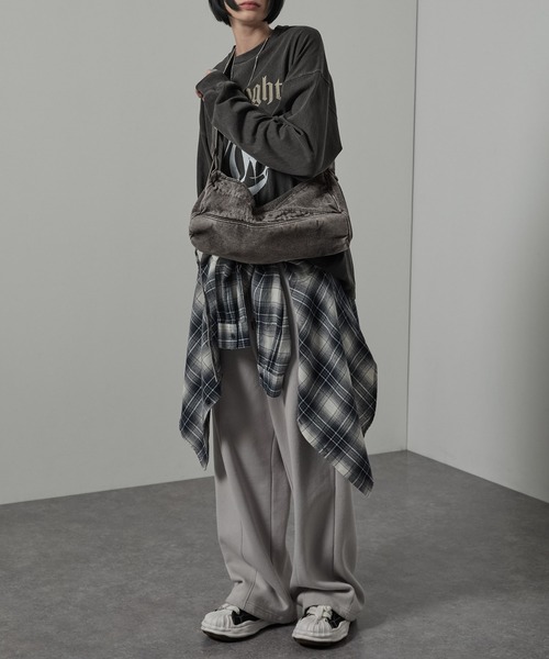Alfred Alex（アルフレッドアレックス）の「【Alfred Alex】ヴィンテージ加工ウォッシュドデニムボストンショルダーバック（ボストンバッグ・メンズ・インディゴブルー/ブラック・FREE）」の14枚目の写真