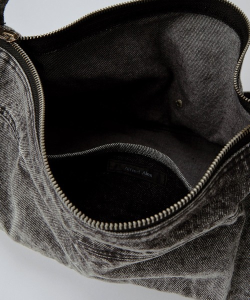 Alfred Alex（アルフレッドアレックス）の「【Alfred Alex】ヴィンテージ加工ウォッシュドデニムボストンショルダーバック（ボストンバッグ・メンズ・インディゴブルー/ブラック・FREE）」の11枚目の写真
