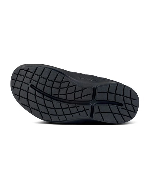 OOFOS(ウーフォス)の「OOFOS/ウーフォス/OOcOOzie Thermo Mule(サンダル・レディース・ブラック・7/8/9/W6/W7/W8)」の5枚目の写真