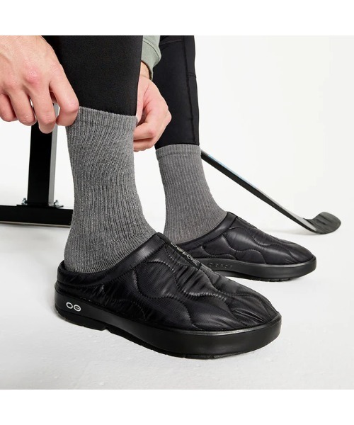OOFOS(ウーフォス)の「OOFOS/ウーフォス/OOcOOzie Thermo Mule(サンダル・レディース・ブラック・7/8/9/W6/W7/W8)」の10枚目の写真