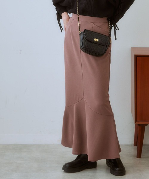 SMILE LAND（スマイルランド）の「＜大きいサイズ＞ よく伸びるやわらかマーメイドスカート（ゆったりヒップ）（スカート・レディース・ロイヤルブルー/ブラック/ブラウン系/チャコールグレー・L/5L/4L/3L/LL）」の5枚目の写真