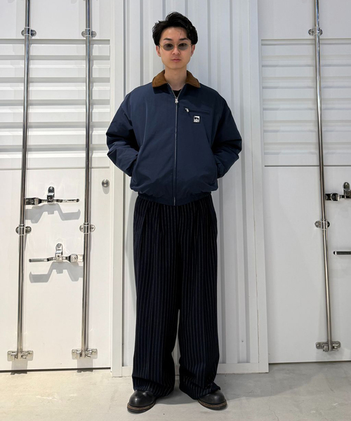 JOINT WORKS（ジョイントワークス）の「ワイドタック ストライプ トラウザーズ / Wide Tuck Stripe Trousers（その他パンツ・メンズ・ネイビー/チャコールグレー・MEDIUM/LARGE/SMALL）」の22枚目の写真