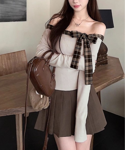kirakiraShop(キラキラショップ)の「オフショル チェック リボン デザイン トップス(ニット/セーター・レディース・クリーム/ブラック・FREE)」の6枚目の写真