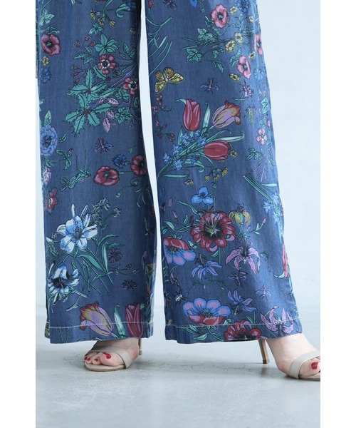 cawaii（カワイイ）の「色とりどりの花と息づく昆虫のくたっと柔らかワイドパンツ（その他パンツ・レディース・ブルー・FREE）」の11枚目の写真