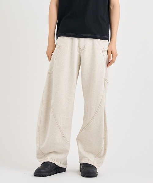 KHOKI(コッキ)の「【KHOKI / コッキ】3D cutting sweat pants(スウェットパンツ・メンズ・オフホワイト/ブラック・3/2/1)」の2枚目の写真