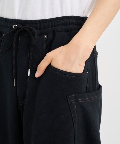 KHOKI(コッキ)の「【KHOKI / コッキ】3D cutting sweat pants(スウェットパンツ・メンズ・オフホワイト/ブラック・3/2/1)」の10枚目の写真