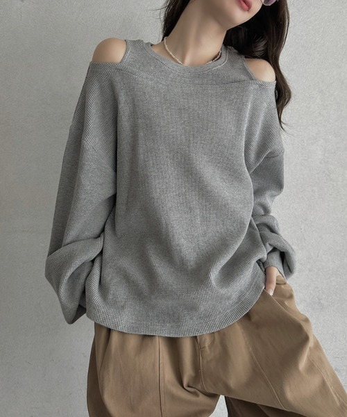 TREOVER(トレオーバー)の「ワッフル素材×程良い肌見せが好バランス♪ フェイクレイヤードデザイン ワッフルプルオーバー(Tシャツ/カットソー・レディース・杢グレー/オフホワイト/ダークブラウン/ブラック/ボルドー/ライトグレー・FREE)」の3枚目の写真