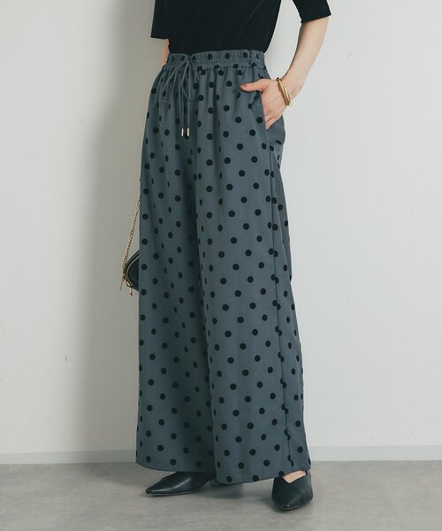 un dix cors（アンディコール）の「《大人可愛い・着映え力抜群◎》ツイルフロッキードットパンツ（チノパンツ・レディース・ブラック/グレー・FREE）」の4枚目の写真