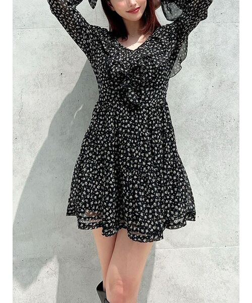 RESEXXY（リゼクシー）の「ラッフルミニティアードワンピース（ワンピース・レディース・ブラック/ホワイト/ベージュ・FREE）」の3枚目の写真