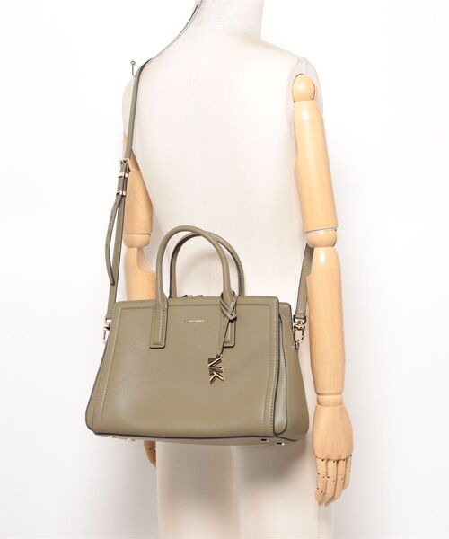 【マイケルコース】LAILA ライラ　ミディアム　2way ハンドバッグ　カーキ MICHAEL KORS（マイケルコース）の「LAILA レザー サッチェル