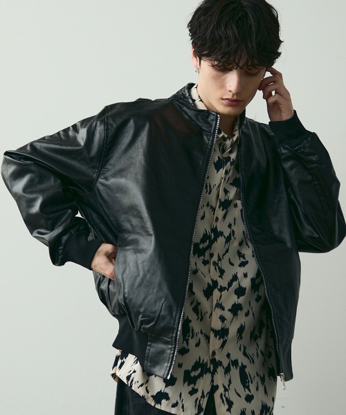 Shoowtime(ショウタイム)の「Stand Collar Synthetic Leather Blouson / スタンドカラーレザーブルゾン(ブルゾン・メンズ・ブラック・MEDIUM/LARGE/X-LARGE)」の20枚目の写真