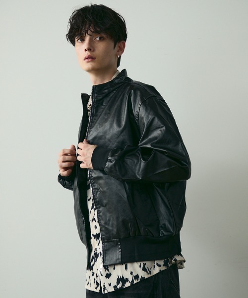 Shoowtime(ショウタイム)の「Stand Collar Synthetic Leather Blouson / スタンドカラーレザーブルゾン(ブルゾン・メンズ・ブラック・MEDIUM/LARGE/X-LARGE)」の7枚目の写真