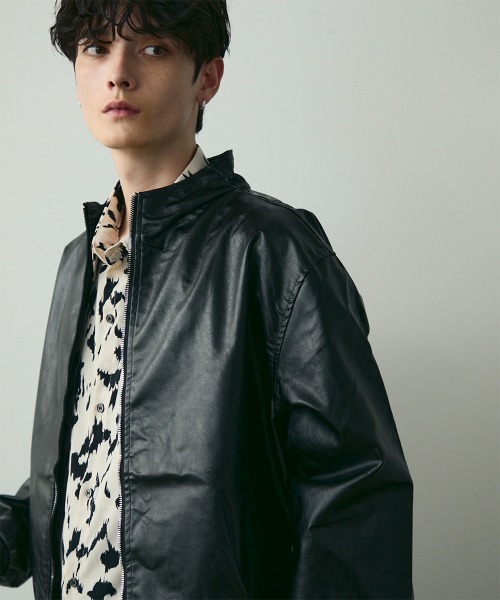 Shoowtime(ショウタイム)の「Stand Collar Synthetic Leather Blouson / スタンドカラーレザーブルゾン(ブルゾン・メンズ・ブラック・MEDIUM/LARGE/X-LARGE)」の11枚目の写真