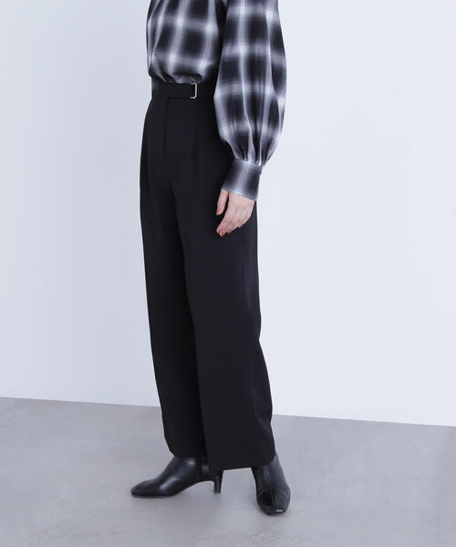 NATURAL BEAUTY BASIC(ナチュラルビューティーベーシック)の「◇メタルディティールタックワイドパンツ(その他パンツ・レディース・ブラック/ベージュ/ベージュ系その他3・SMALL/MEDIUM)」の2枚目の写真