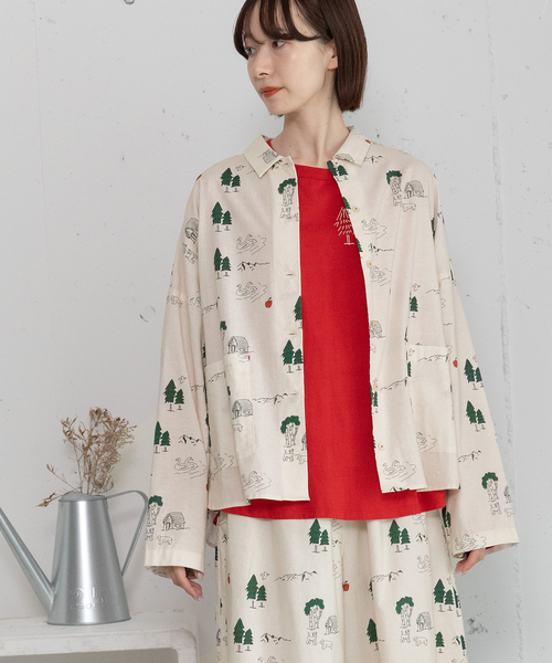 POU DOU DOU（プードゥドゥ）の「スワンレイクプリントポケットシャツ（シャツ/ブラウス・レディース・キナリ/ベージュ・M）」の3枚目の写真