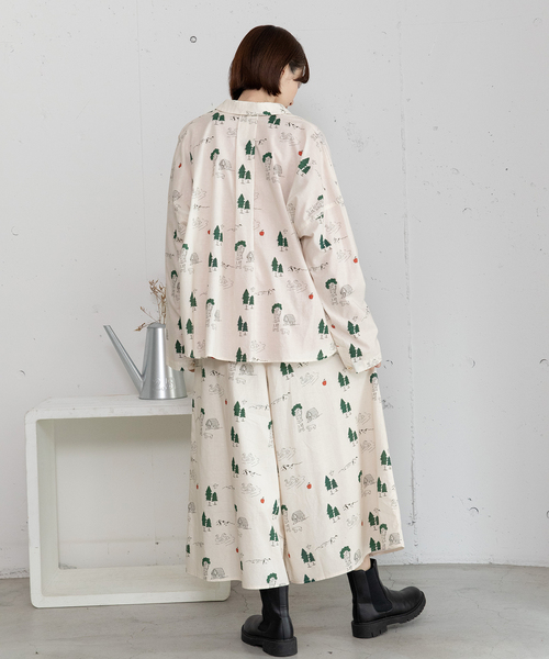 POU DOU DOU（プードゥドゥ）の「スワンレイクプリントポケットシャツ（シャツ/ブラウス・レディース・キナリ/ベージュ・M）」の11枚目の写真