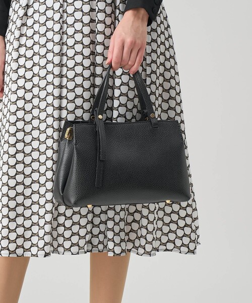 ANAYI(アナイ)の「◇シュリンクレザー2WAYハンドバッグ(ハンドバッグ・レディース・オフホワイト/チャコールグレー/ブラック・FREE)」の2枚目の写真