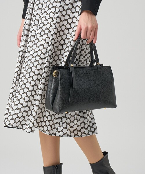 ANAYI(アナイ)の「◇シュリンクレザー2WAYハンドバッグ(ハンドバッグ・レディース・オフホワイト/チャコールグレー/ブラック・FREE)」の10枚目の写真