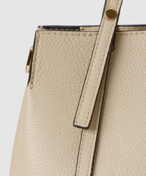 ANAYI(アナイ)の「◇シュリンクレザー2WAYハンドバッグ(ハンドバッグ・レディース・オフホワイト/チャコールグレー/ブラック・FREE)」の15枚目の写真