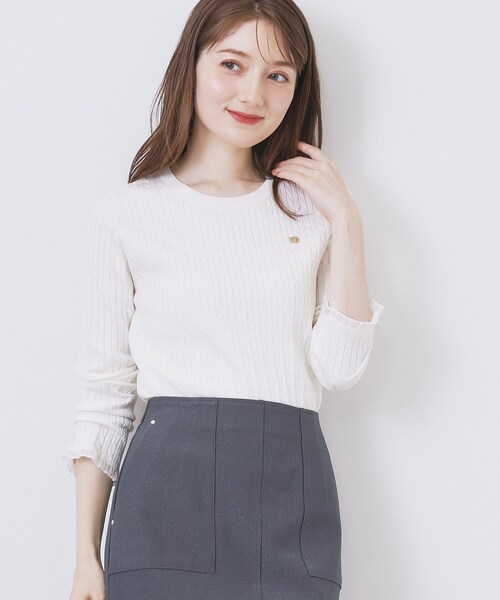 index(インデックス)の「ゴールドプレート付きケーブルニット【洗濯機OK】(ニット/セーター・レディース・イエロー系その他/ネイビー系5/オフホワイト/グレー・36/38/40/42)」の3枚目の写真