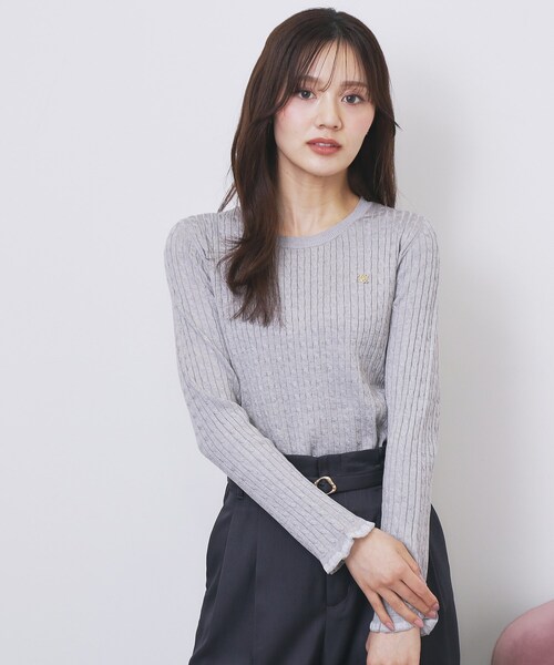 index(インデックス)の「ゴールドプレート付きケーブルニット【洗濯機OK】(ニット/セーター・レディース・イエロー系その他/ネイビー系5/オフホワイト/グレー・36/38/40/42)」の9枚目の写真