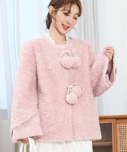 Anely(アネリー)の「ノーカラー ポンポン付き フレア ボア ジャケット(ノーカラージャケット・レディース・アイボリー/ベージュ/ピンク・FREE)」の3枚目の写真