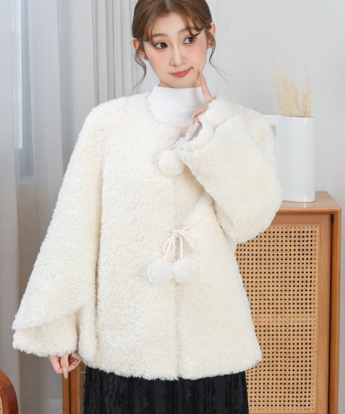 Anely(アネリー)の「ノーカラー ポンポン付き フレア ボア ジャケット(ノーカラージャケット・レディース・アイボリー/ベージュ/ピンク・FREE)」の10枚目の写真
