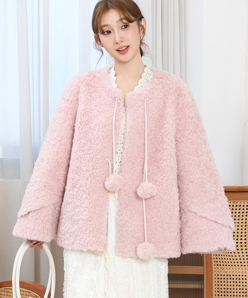 Anely(アネリー)の「ノーカラー ポンポン付き フレア ボア ジャケット(ノーカラージャケット・レディース・アイボリー/ベージュ/ピンク・FREE)」の16枚目の写真