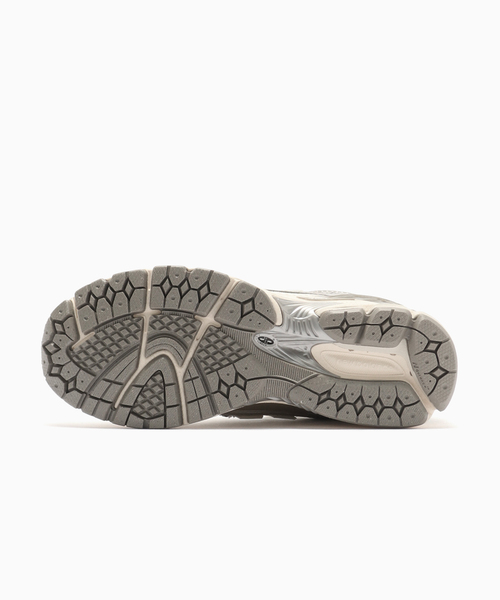 NEW BALANCE(ニューバランス)の「New Balance / ニューバランス 1906R(スニーカー・メンズ・ホワイト/ベージュ・23cm/23.5cm/24cm/24.5cm/26cm/26.5cm/27cm/27.5cm/28cm)」の5枚目の写真