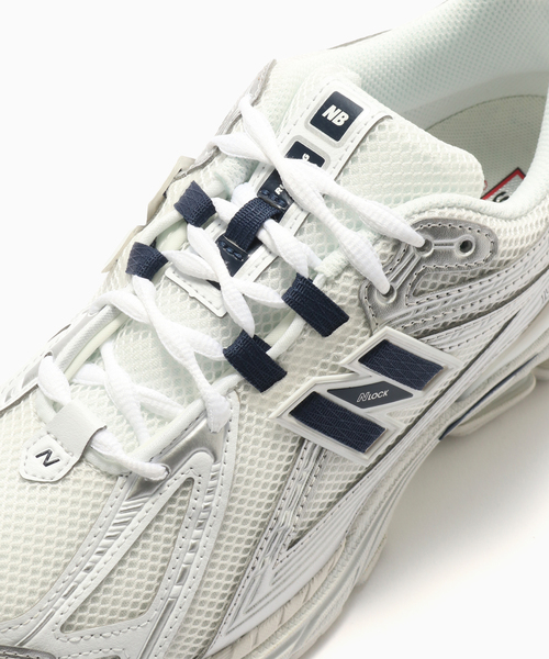 NEW BALANCE(ニューバランス)の「New Balance / ニューバランス 1906R(スニーカー・メンズ・ホワイト/ベージュ・23cm/23.5cm/24cm/24.5cm/26cm/26.5cm/27cm/27.5cm/28cm)」の7枚目の写真