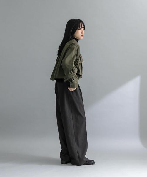 KBF（ケイビーエフ）の「『WEB限定』ラッフルデザインブラウス（シャツ/ブラウス・レディース・オフホワイト/ブラック/カーキ・ONE）」の16枚目の写真