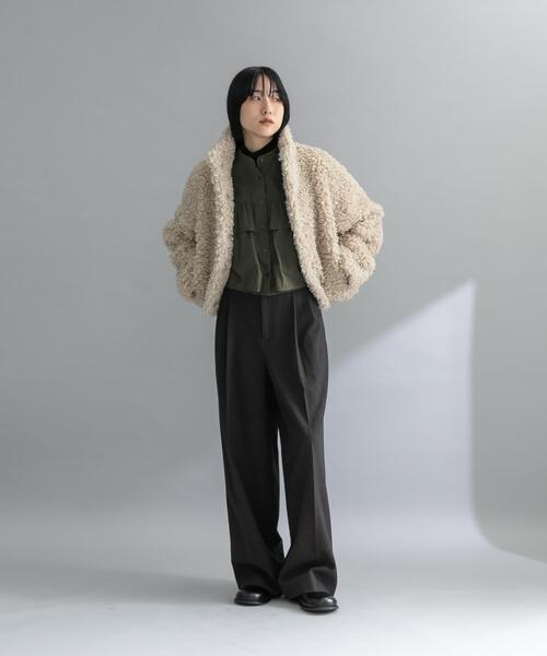 KBF（ケイビーエフ）の「『WEB限定』ラッフルデザインブラウス（シャツ/ブラウス・レディース・オフホワイト/ブラック/カーキ・ONE）」の17枚目の写真