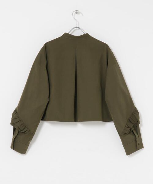 KBF（ケイビーエフ）の「『WEB限定』ラッフルデザインブラウス（シャツ/ブラウス・レディース・オフホワイト/ブラック/カーキ・ONE）」の21枚目の写真