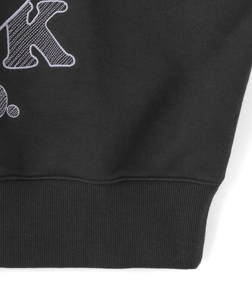 MILKFED.（ミルクフェド）の「STITCHED HEART LOGO SHORT CREW SWEAT（スウェット・レディース・オフホワイト/チャコール/ピンク・S/M）」の6枚目の写真