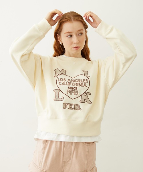 MILKFED.（ミルクフェド）の「STITCHED HEART LOGO SHORT CREW SWEAT（スウェット・レディース・オフホワイト/チャコール/ピンク・S/M）」の8枚目の写真
