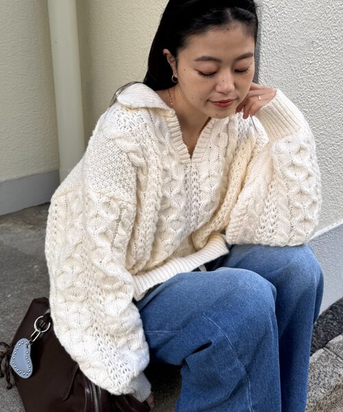 CIAOPANIC TYPY(チャオパニックティピー)の「【チクチクしない!】スキッパー襟付きケーブルニット(ニット/セーター・レディース・アイボリー/サックスブルー/グレー/ブラウン・ONE SIZE)」の2枚目の写真