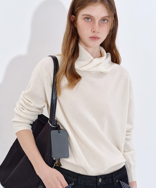 Fano Studios(ファノ ストゥディオズ)の「ハイネック カシミヤウールニットトップス FD25S064【Fano Studios】【2025AW】(Tシャツ/カットソー・レディース・アイボリー/ライトブラウン/ダークブラウン・M/S)」の2枚目の写真