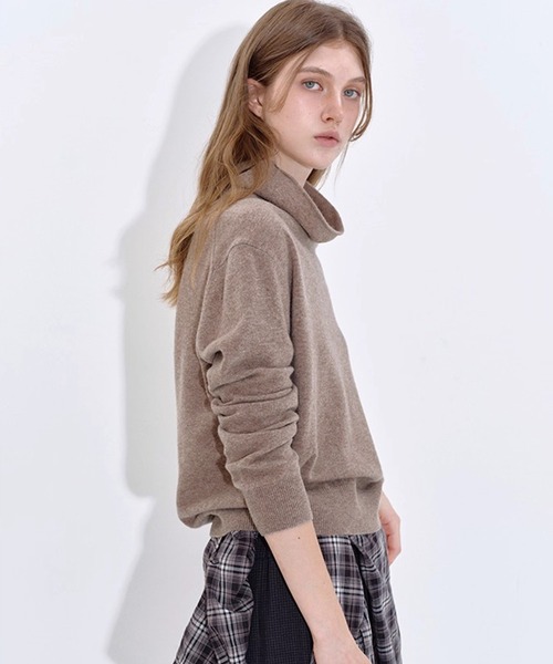 Fano Studios(ファノ ストゥディオズ)の「ハイネック カシミヤウールニットトップス FD25S064【Fano Studios】【2025AW】(Tシャツ/カットソー・レディース・アイボリー/ライトブラウン/ダークブラウン・M/S)」の21枚目の写真