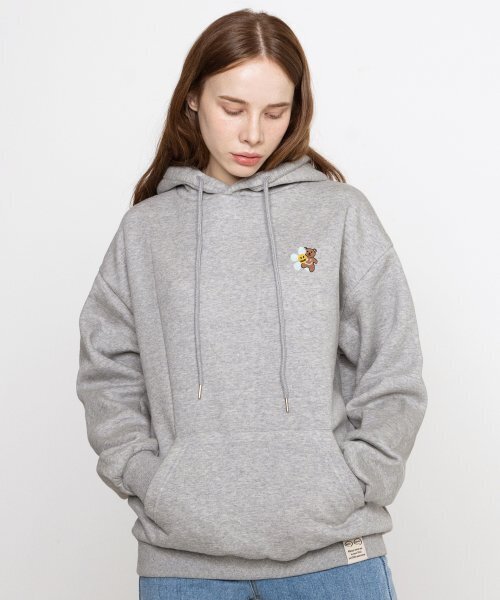 GRAVER（グレーバー）の「[UNISEX]フラワーベア刺繍スマイルフードティー_グレー（パーカー・レディース・グレー・SMALL/MEDIUM/LARGE）」の2枚目の写真