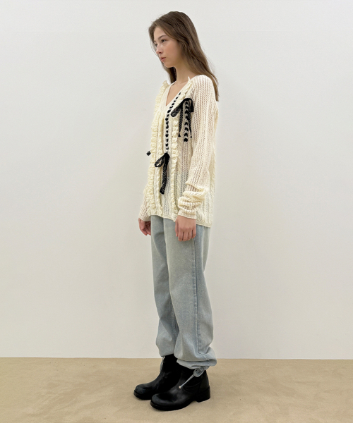 SINOON（シヌーン）の「[ヨンウ着用] クロシェリボンタイVネックプルオーバー (アイボリー)（ニット/セーター・レディース・アイボリー・FREE）」の2枚目の写真