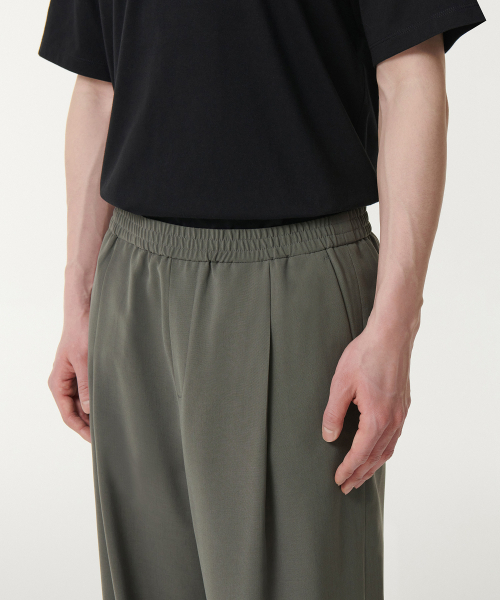 MUSINSA STANDARD（ムシンサスタンダード）の「リネンライクワンタックワイドバンディングパンツ[カーキグレー]（その他パンツ・メンズ・その他・40/26/28/38/42/36/34/32/30）」の5枚目の写真