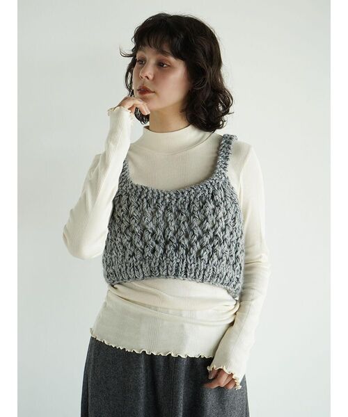 FIKA.（フィーカ）の「Loose knit mixed yarn bustier（その他トップス・レディース・グレー/ホワイト系・MEDIUM）」の9枚目の写真