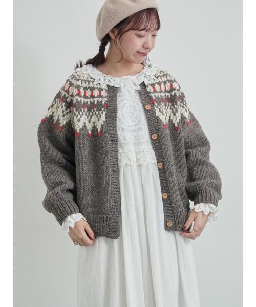 TSUHARU by Samansa Mos2(ツハルバイサマンサモスモス)の「【ペルーニット】ジャカード柄ニットカーディガン(カーディガン/ボレロ・レディース・オリーブ/チャコールグレー・F)」の2枚目の写真