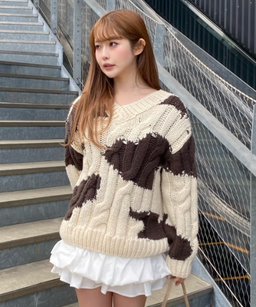 RAY CASSIN（レイカズン）の「ケーブルルーズニット（ニット/セーター・レディース・チャコールグレー/アイボリー/ライトベージュ・FREE）」の2枚目の写真