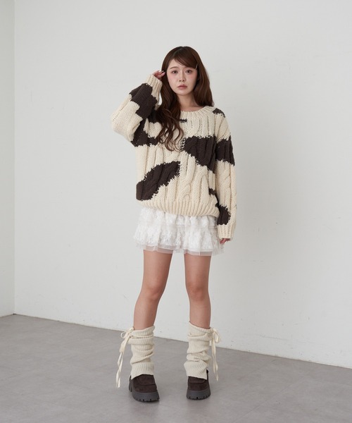 RAY CASSIN（レイカズン）の「ケーブルルーズニット（ニット/セーター・レディース・チャコールグレー/アイボリー/ライトベージュ・FREE）」の5枚目の写真