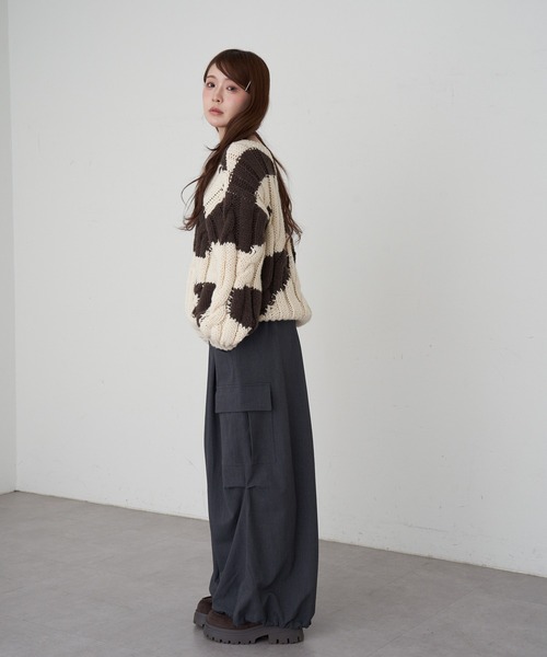 RAY CASSIN（レイカズン）の「ケーブルルーズニット（ニット/セーター・レディース・チャコールグレー/アイボリー/ライトベージュ・FREE）」の18枚目の写真